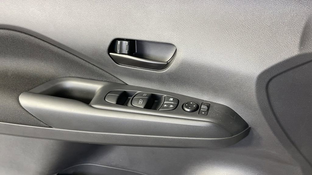 New 2025 Nissan Kicks Play S image 29