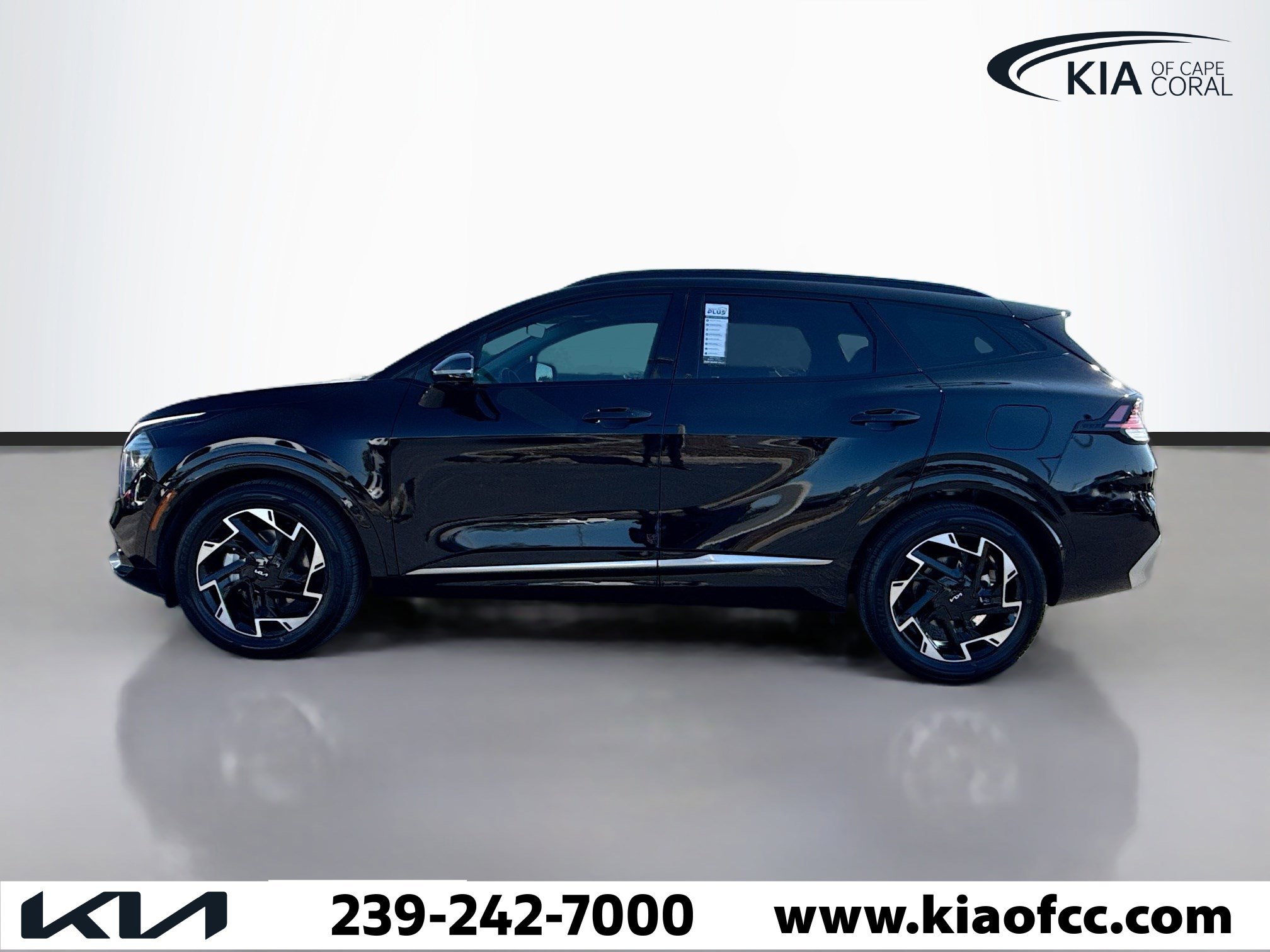 Certified 2025 Kia Sportage SX image 2