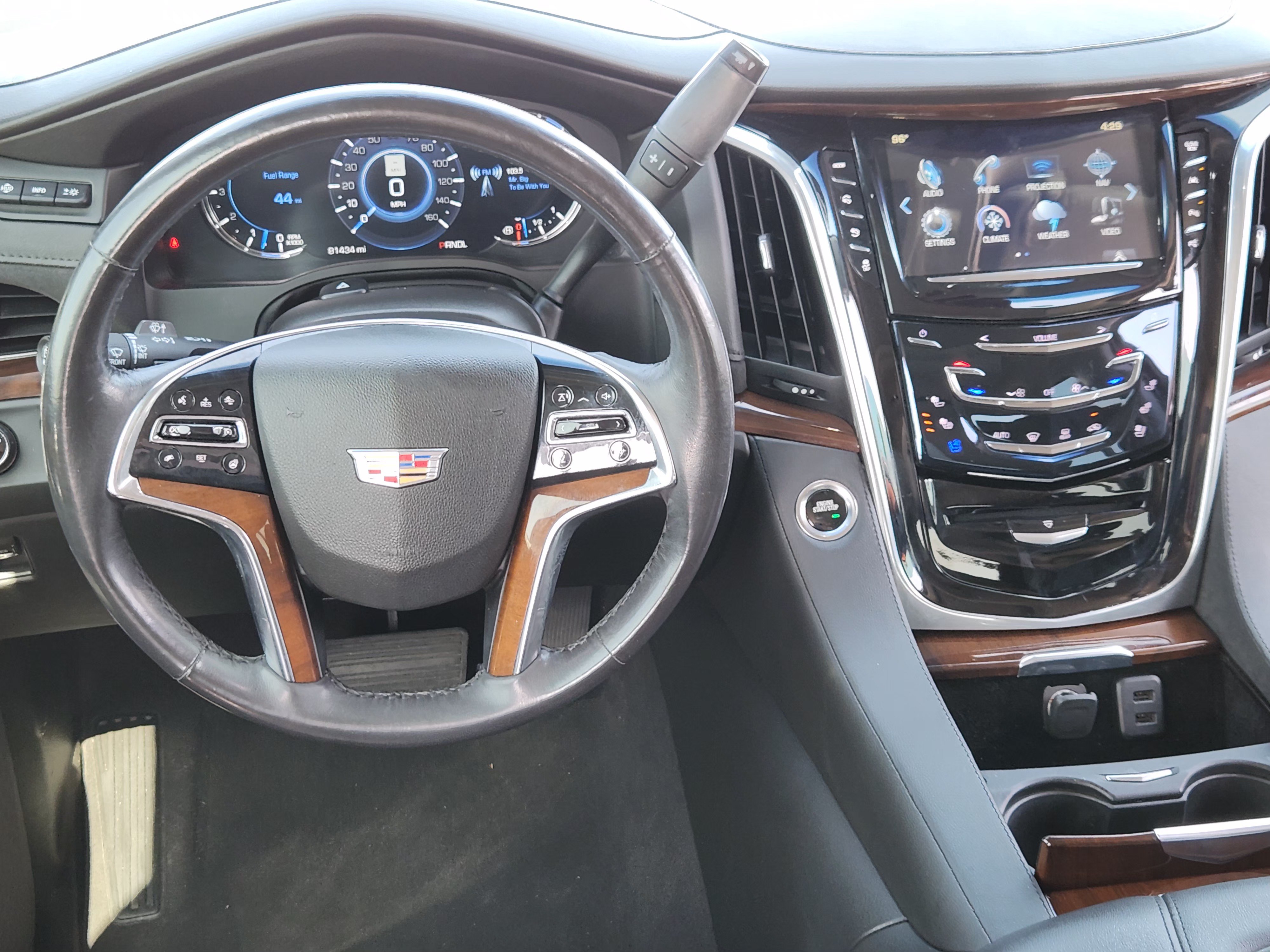 Used 2019 Cadillac Escalade Premium Luxury w/ Escalade Sport Edition RWD image 27