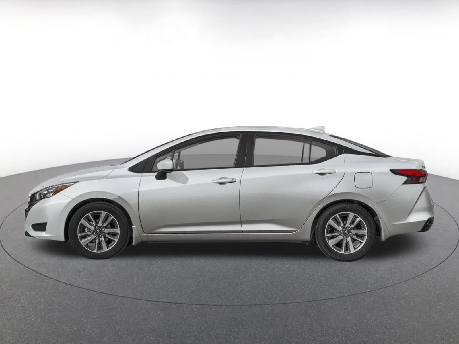 Used 2025 Nissan Versa SV FWD image 7