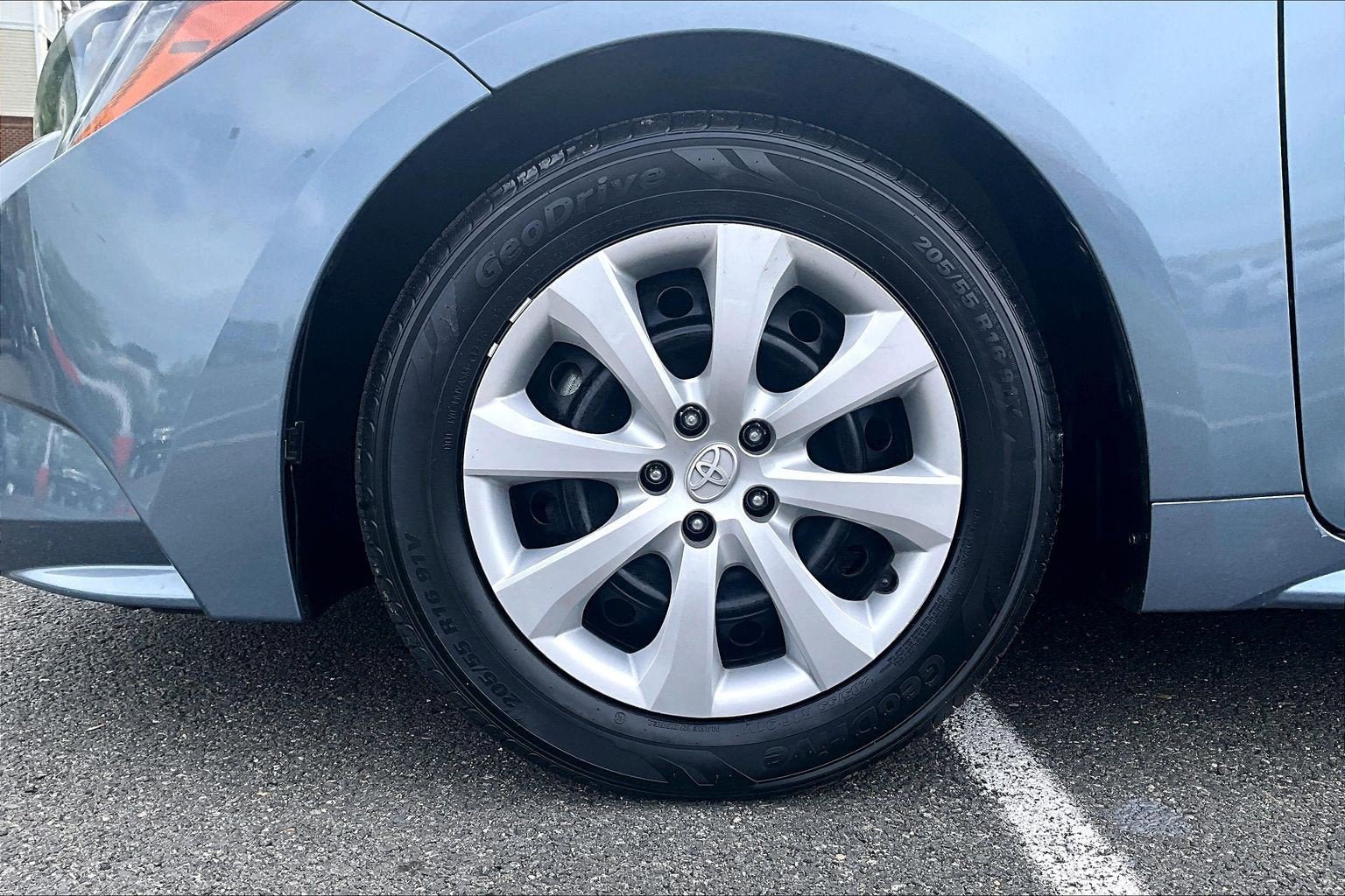 Used 2023 Toyota Corolla LE FWD image 9