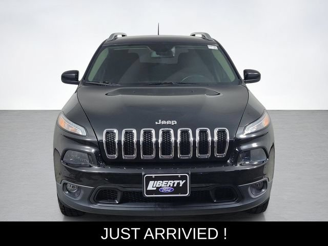 Used 2016 Jeep Cherokee Latitude AWD/4WD image 8
