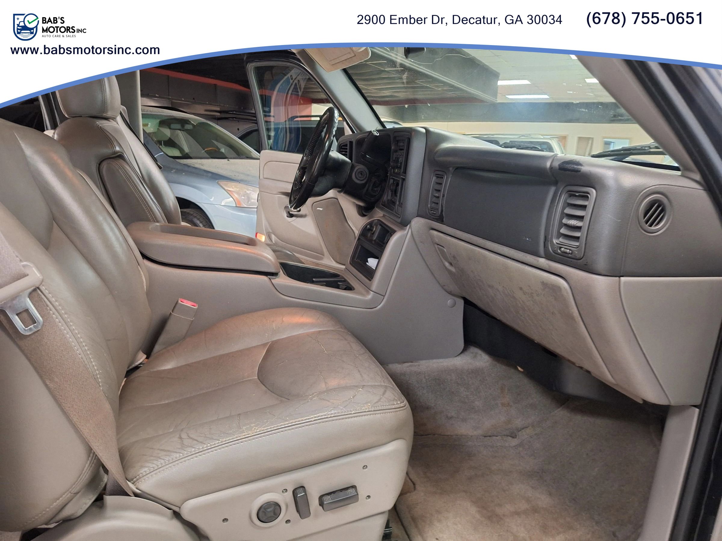 Used 2005 Chevrolet Suburban LT w/ Preferred Equipment Group RWD image 24