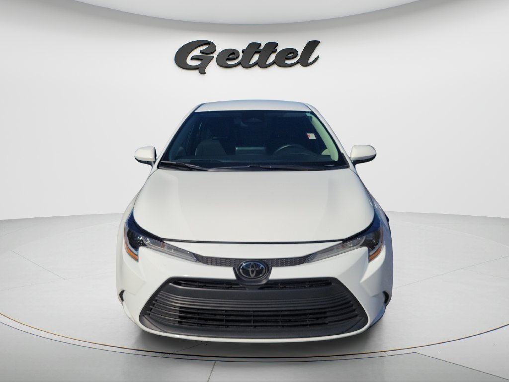 Used 2025 Toyota Corolla LE FWD image 8