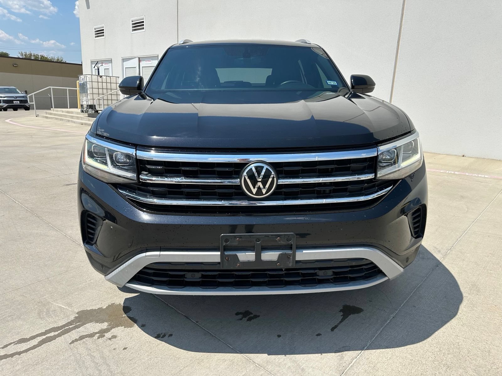 Used 2022 Volkswagen Atlas Cross Sport SE AWD/4WD image 2