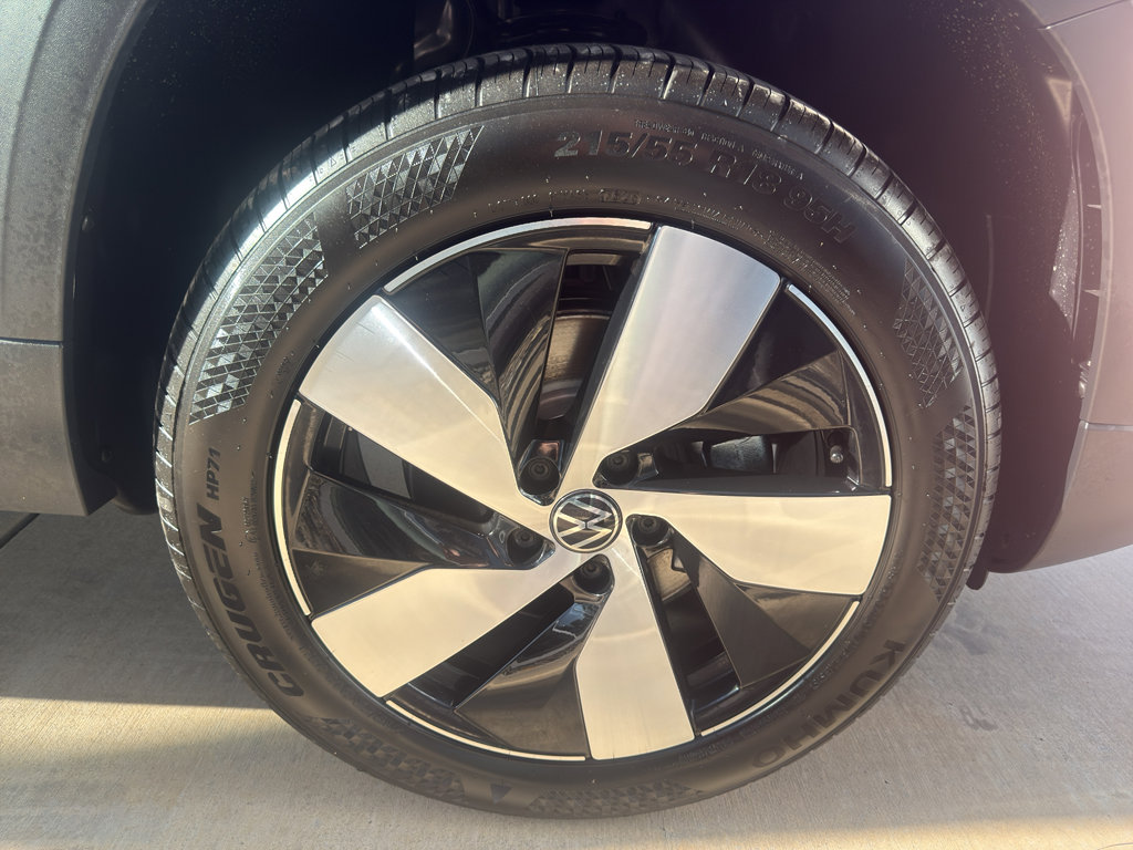 New 2025 Volkswagen Taos S image 19