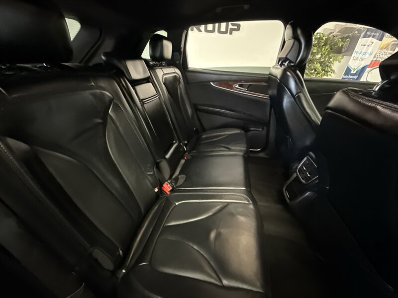 Used 2018 Lincoln MKX Select w/ Select Plus Package FWD image 25