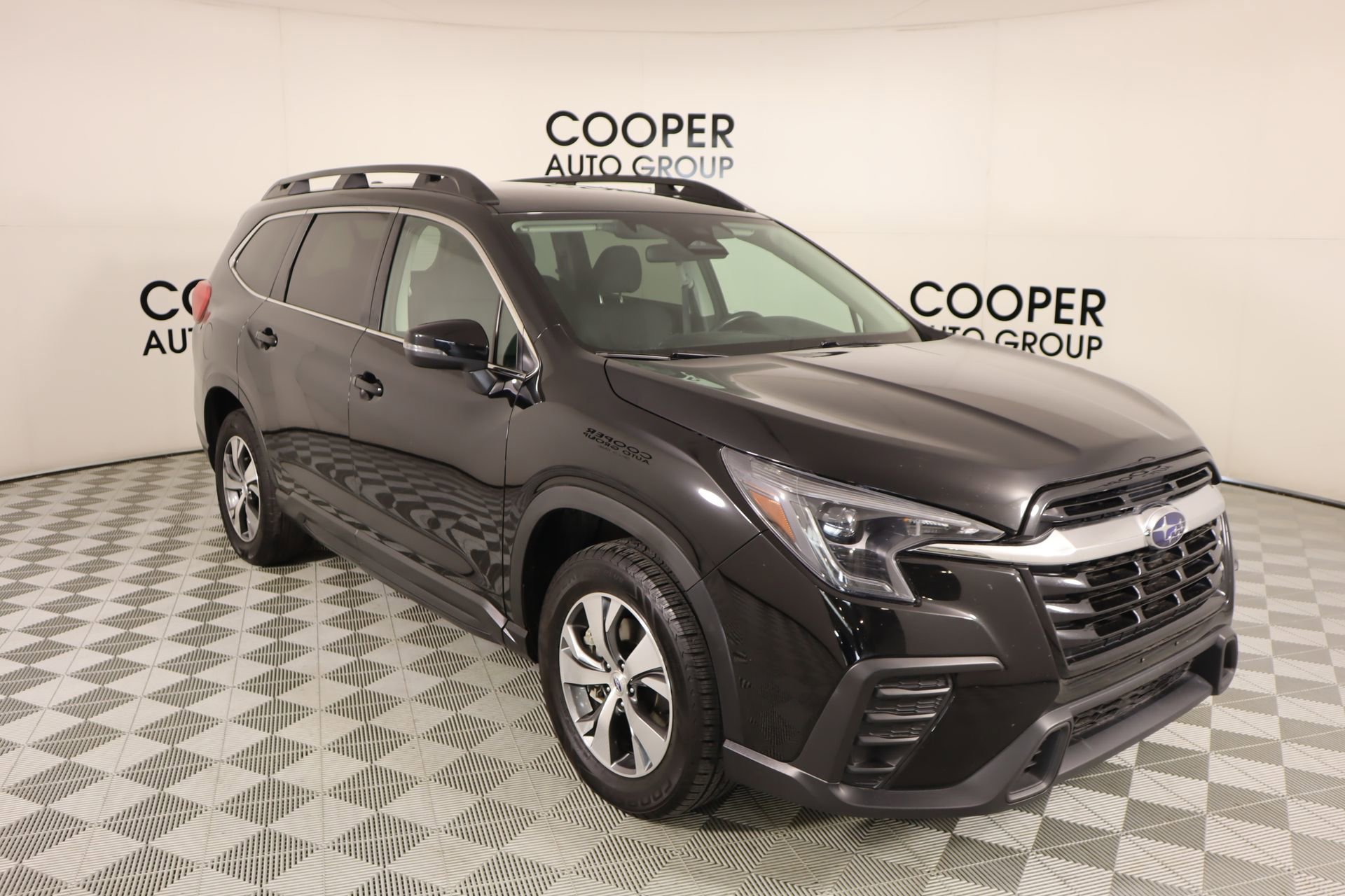 Used 2023 Subaru Ascent Premium image 1