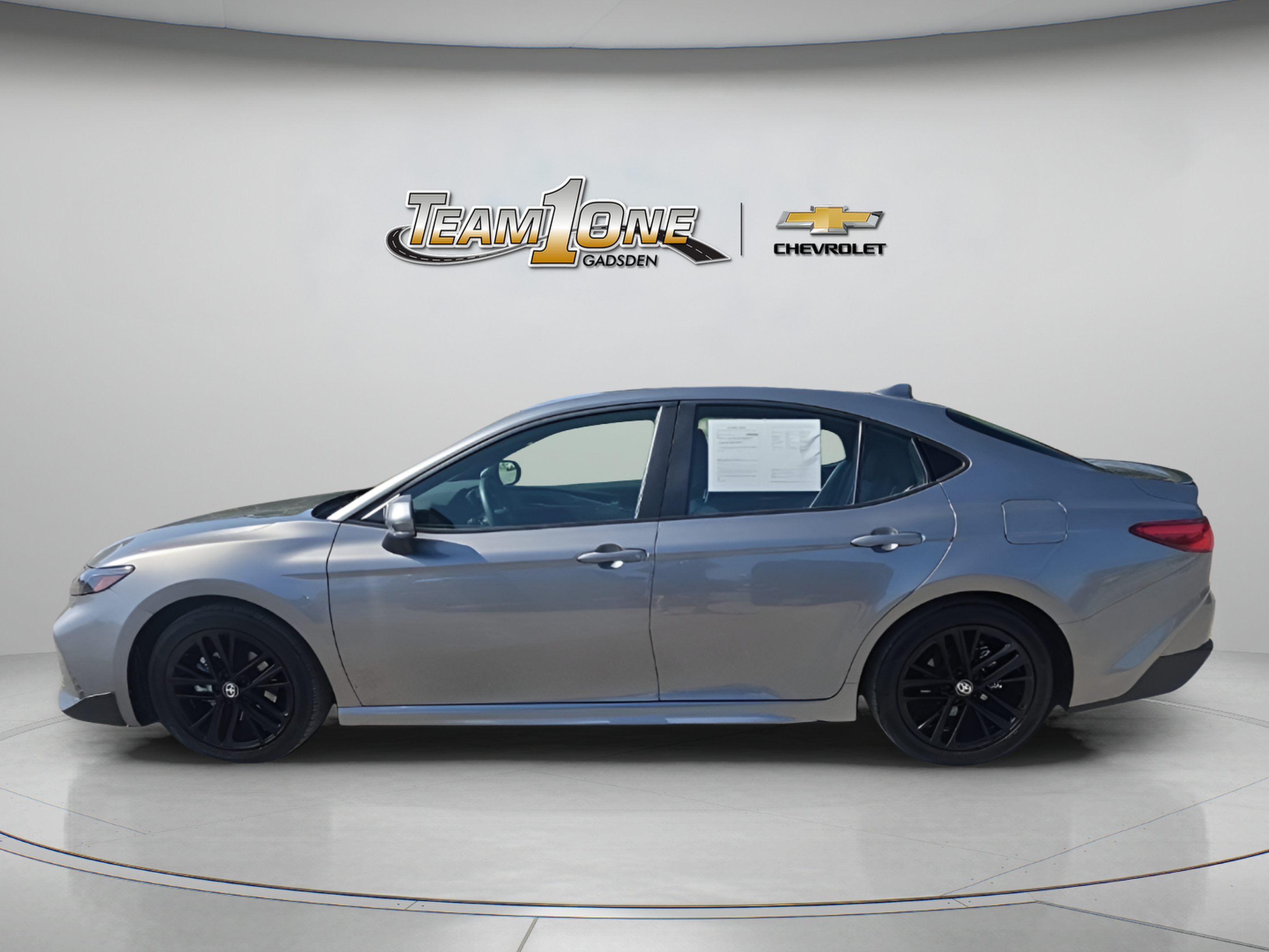 Used 2025 Toyota Camry SE FWD image 5