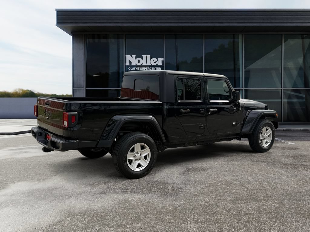 Used 2022 Jeep Gladiator Sport AWD/4WD image 1