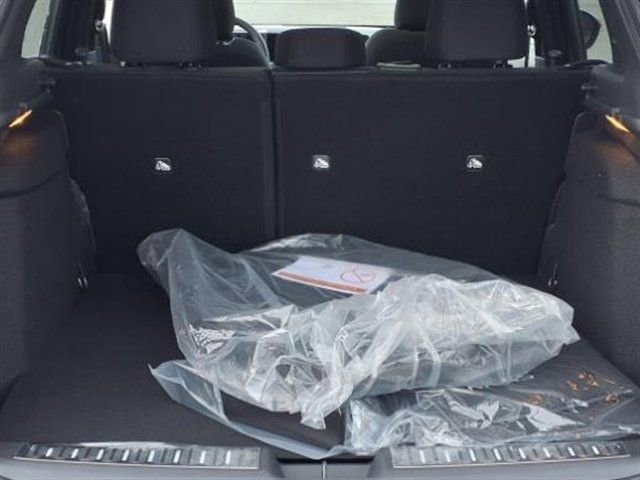 New 2025 Nissan Kicks SV w/ SV Premium Package image 32