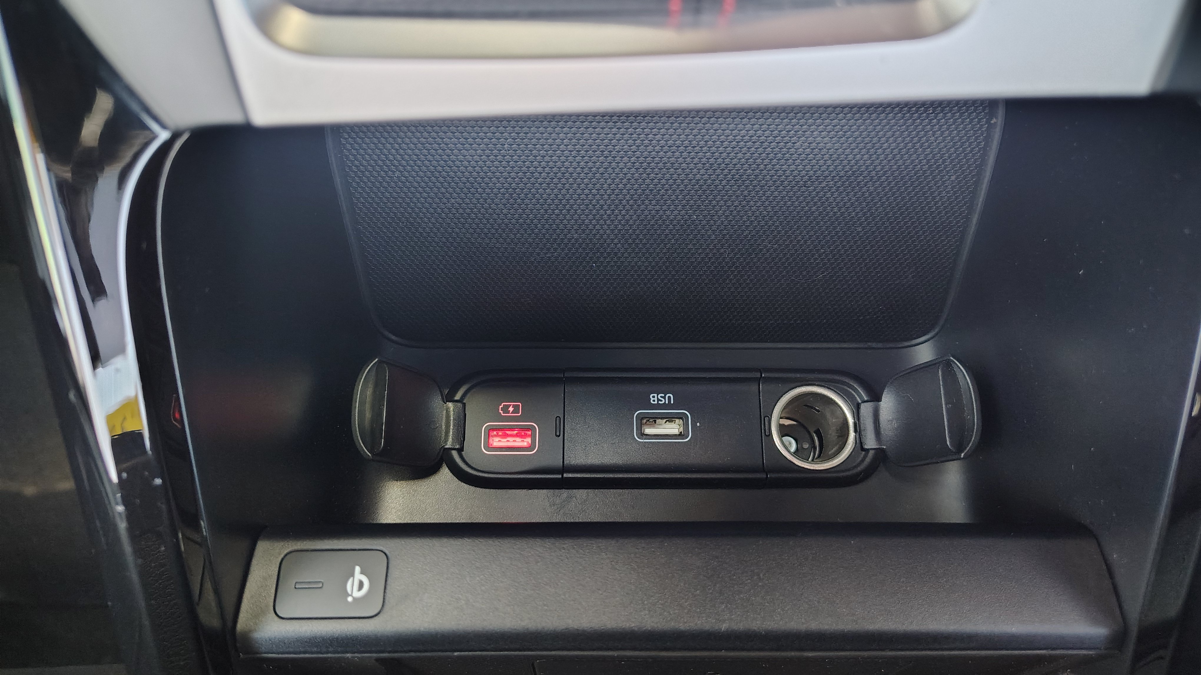 Used 2023 Kia Forte GT w/ GT2 Package FWD image 28