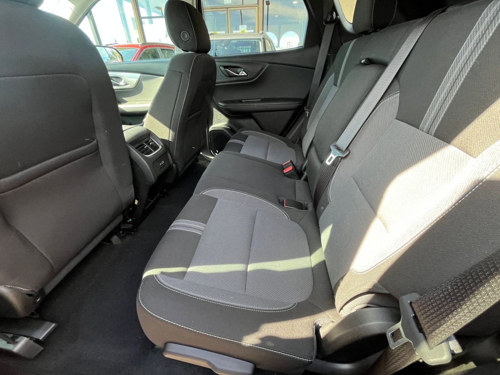 Used 2025 Chevrolet Blazer LT FWD image 27