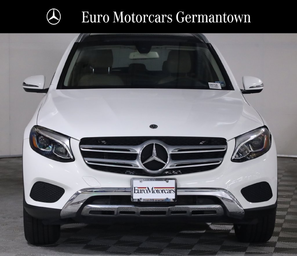 Used 2019 Mercedes-Benz GLC 350e 4MATIC image 2