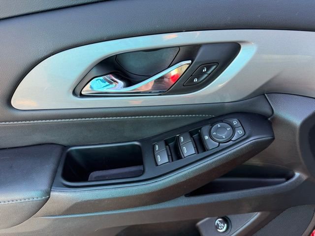 Used 2023 Chevrolet Traverse LT w/ Midnight/Sport Edition image 12