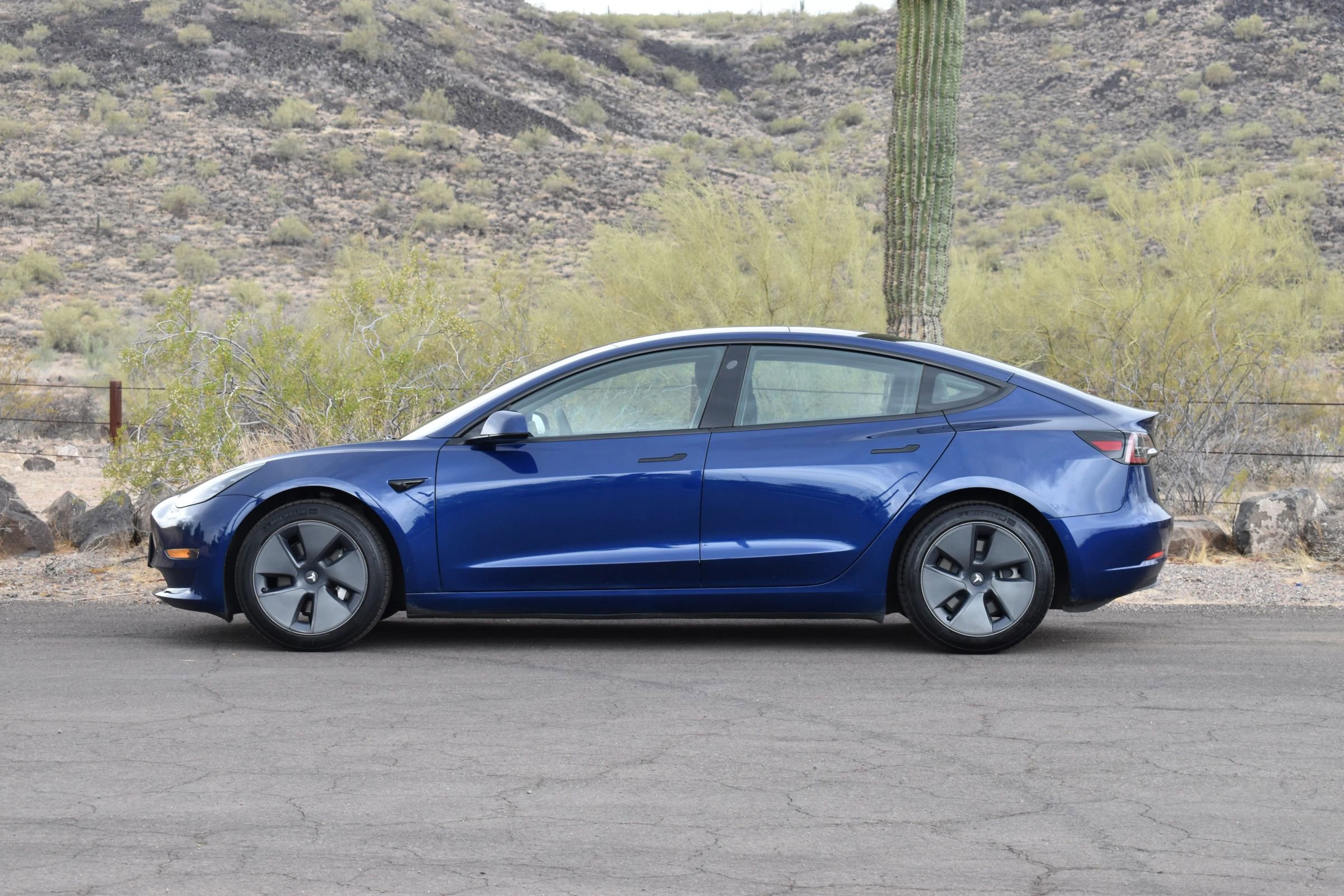 Used 2023 Tesla Model 3 Standard Range image 4