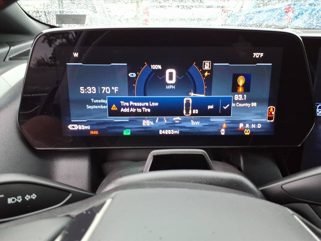 Used 2024 Chevrolet Equinox EV RS FWD image 26