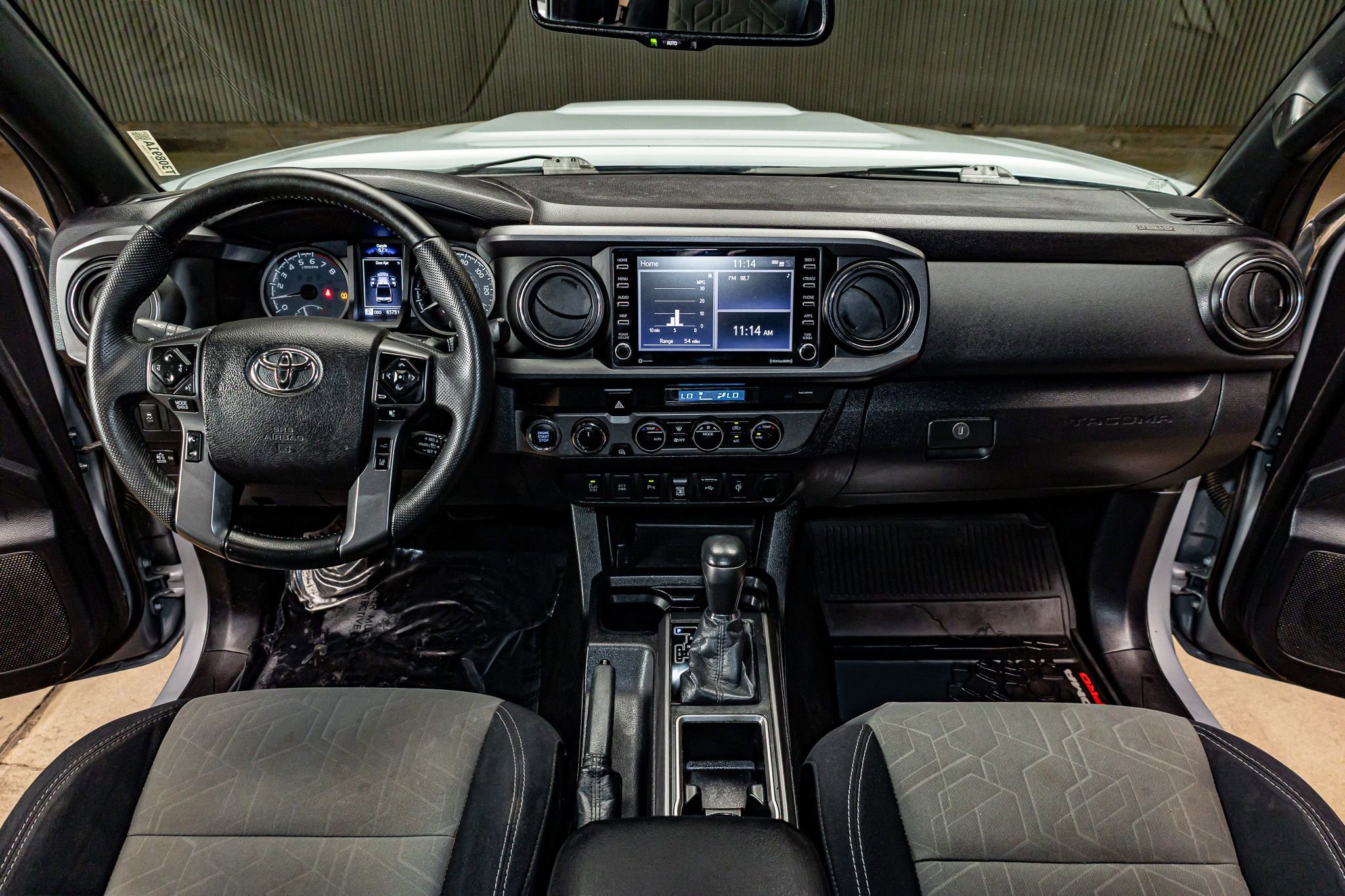 Used 2021 Toyota Tacoma TRD Sport w/ Technology Package image 18