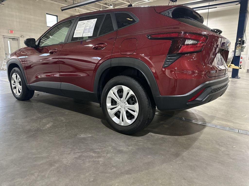 Used 2024 Chevrolet Trax LS image 6