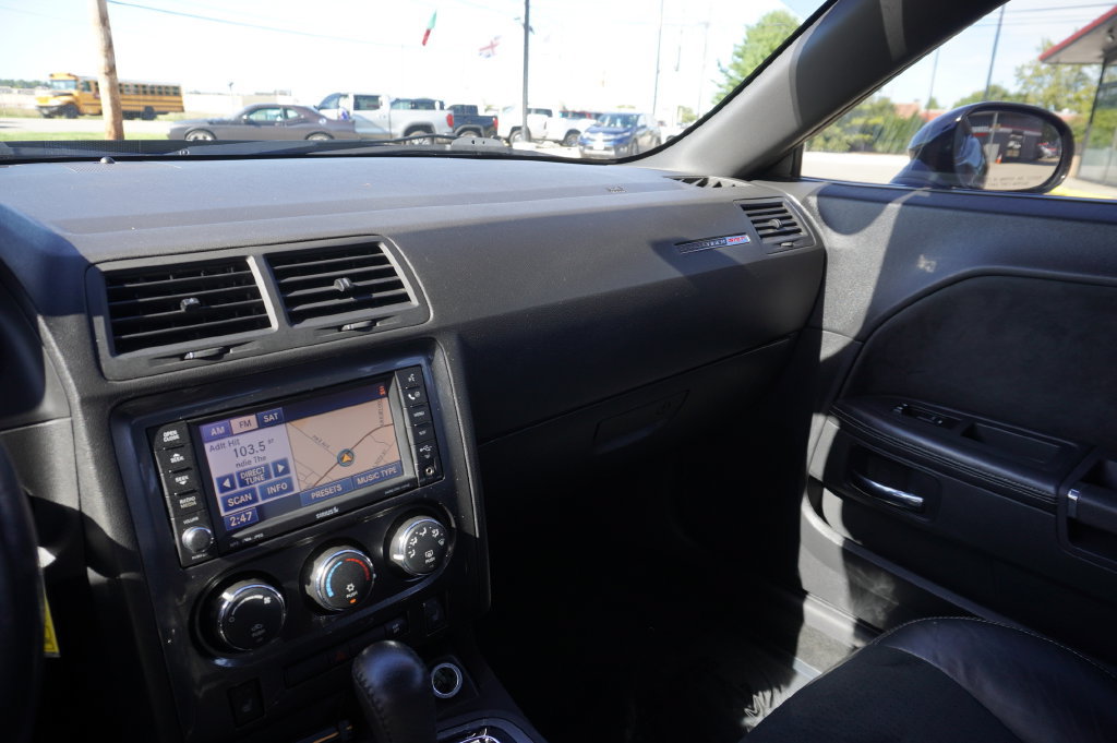 Used 2009 Dodge Challenger SRT8 w/ SRT Option Group II RWD image 18