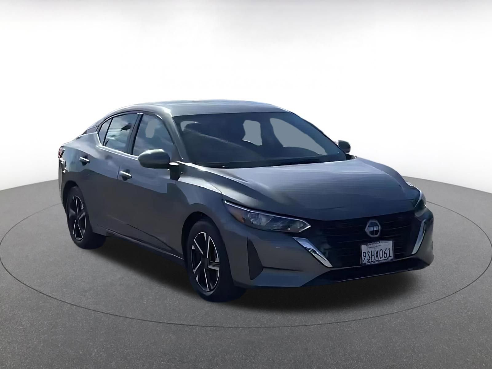 Used 2025 Nissan Sentra SV image 2