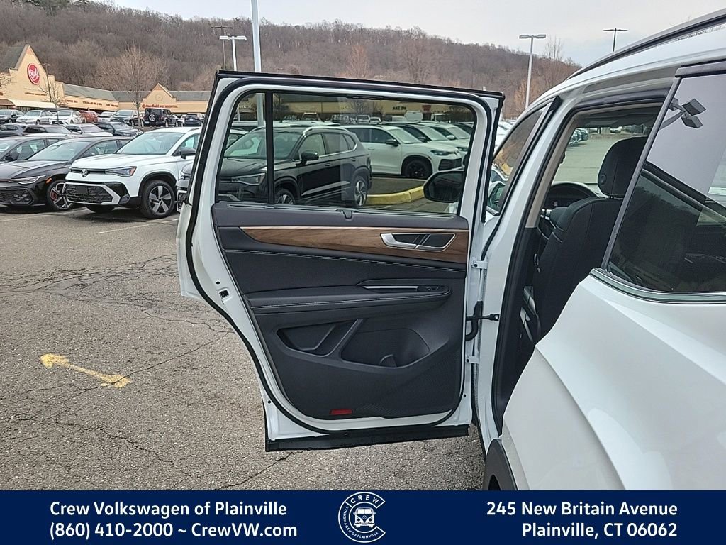 New 2026 Volkswagen Atlas SE image 47