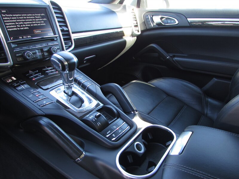 Used 2013 Porsche Cayenne AWD/4WD image 8