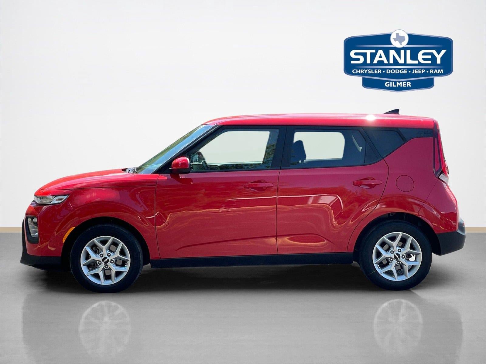 Used 2022 Kia Soul LX w/ Technology Package FWD image 4