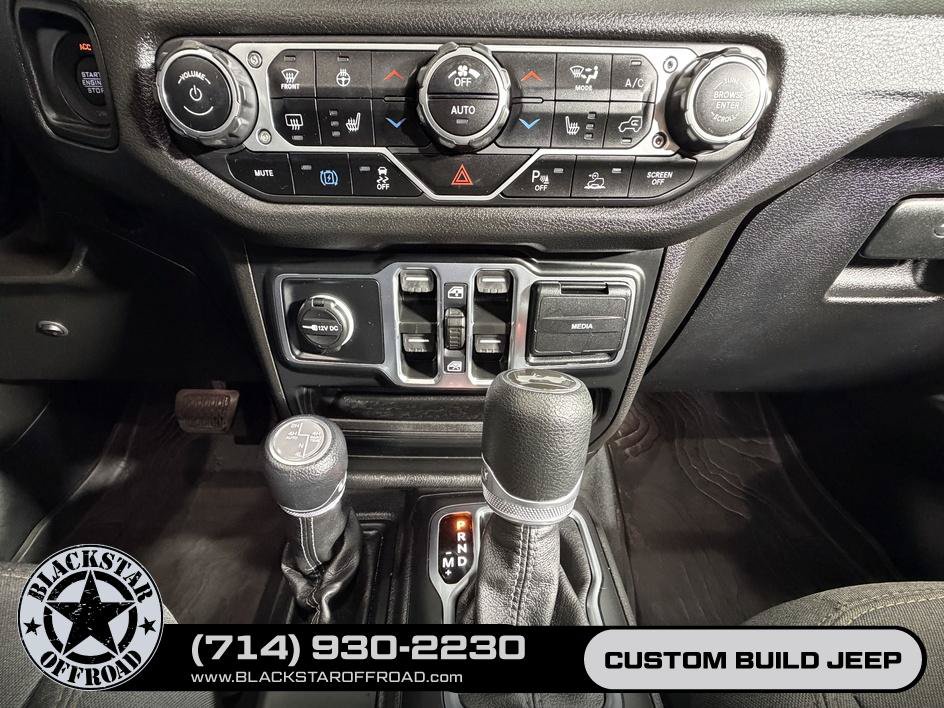 Used 2024 Jeep Wrangler Unlimited w/ Convenience Group AWD/4WD image 27