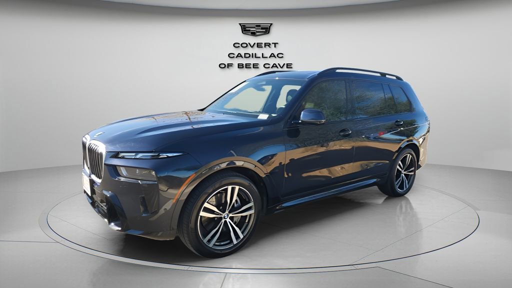 Used 2023 BMW X7 xDrive40i w/ M Sport Package image 3