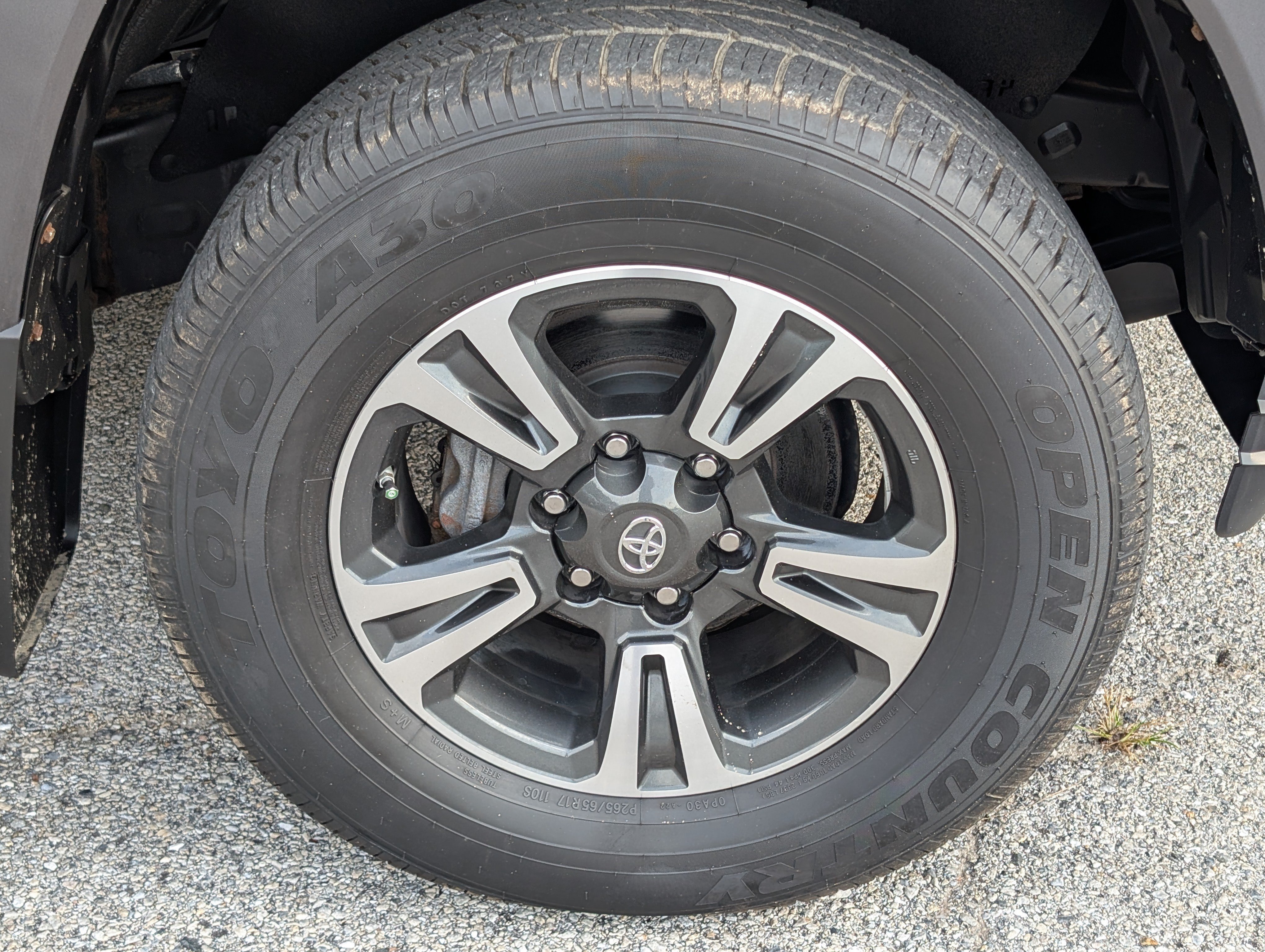 Used 2019 Toyota Tacoma TRD Sport w/ Technology Package AWD/4WD image 11