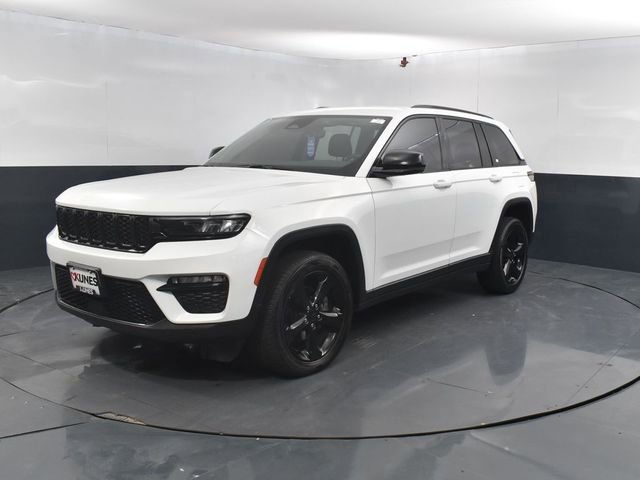 Used 2023 Jeep Grand Cherokee Limited w/ Black Appearance Package image 4