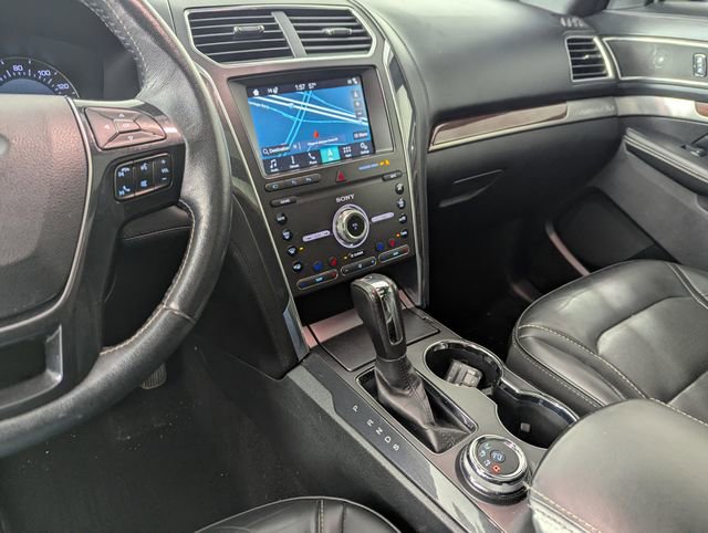 Used 2019 Ford Explorer Platinum image 14