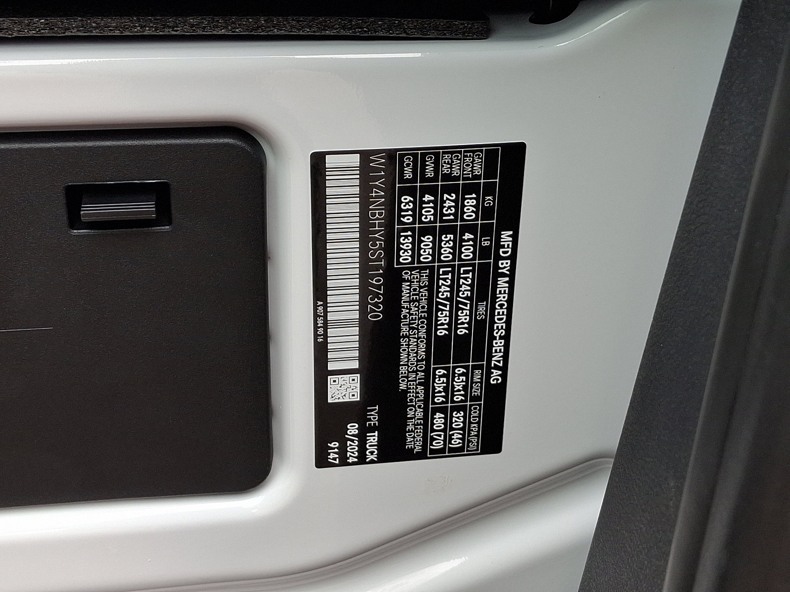 New 2025 Mercedes-Benz Sprinter 2500 image 18