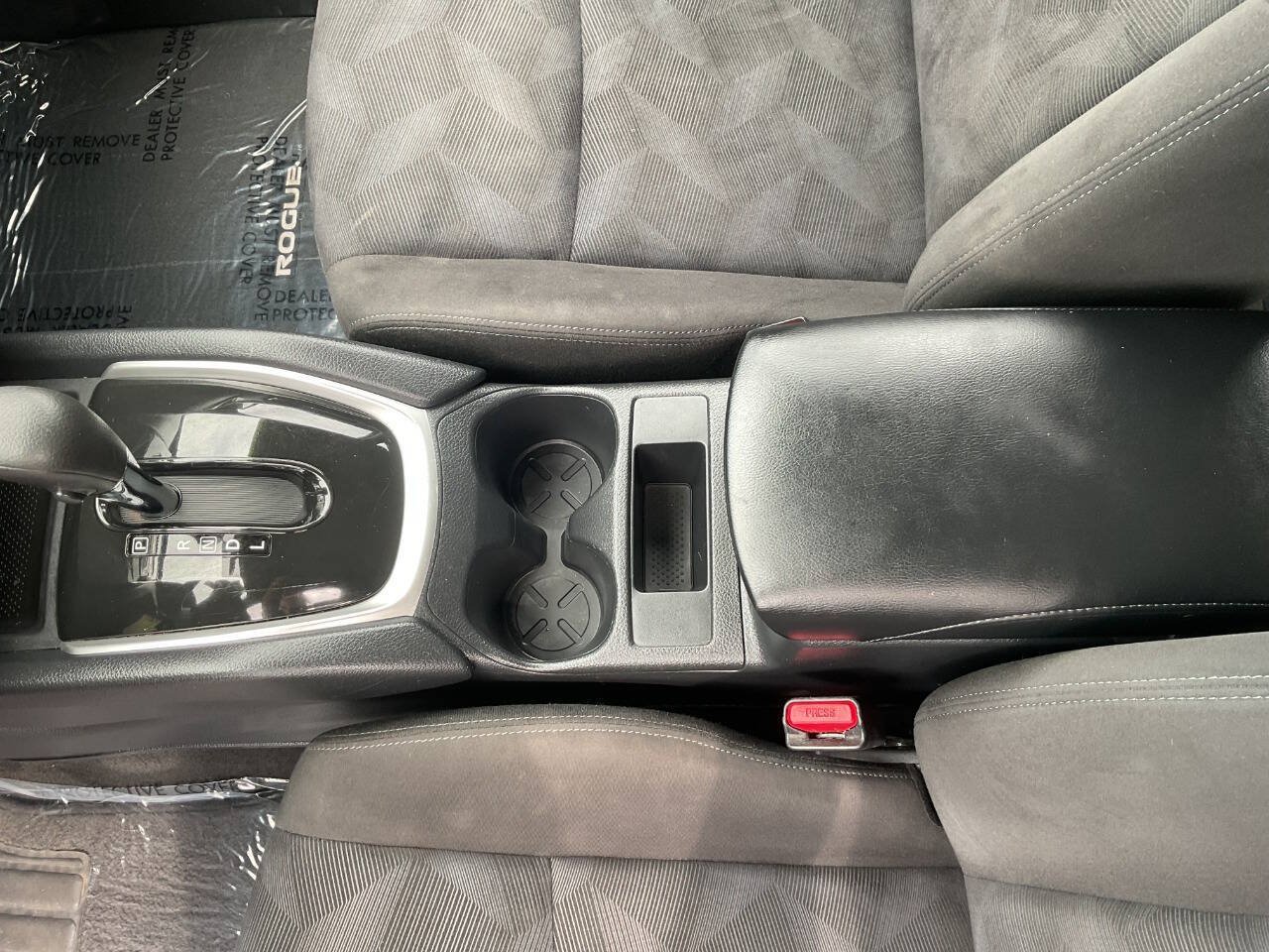 Used 2015 Nissan Rogue S AWD/4WD image 23