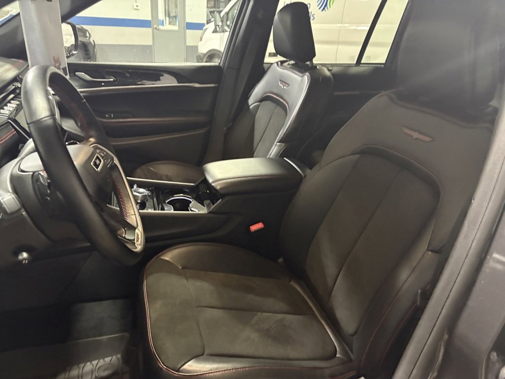 Used 2022 Jeep Grand Cherokee Trailhawk w/ Luxury Tech Group III image 8