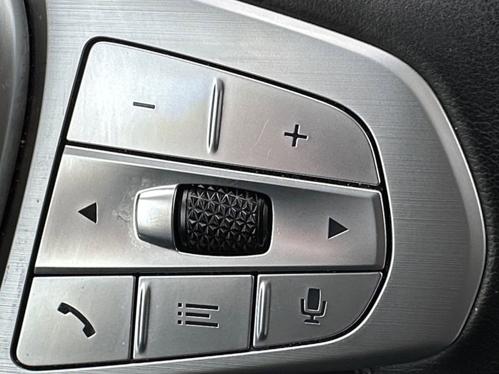 Used 2025 BMW X7 xDrive40i image 21