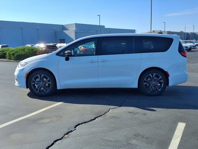 New 2026 Chrysler Pacifica Select image 19