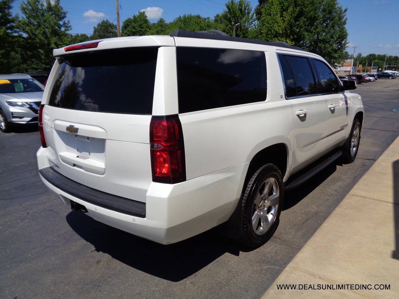 Used 2019 Chevrolet Suburban LT AWD/4WD image 3