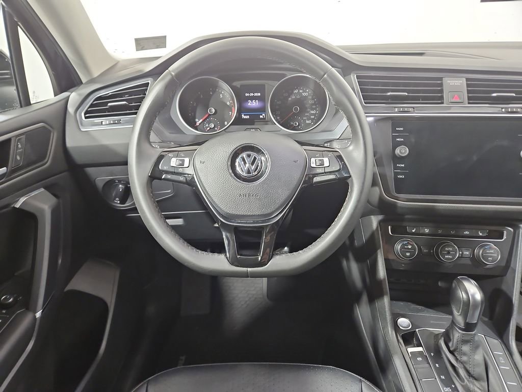 Used 2020 Volkswagen Tiguan SE w/ Panoramic Sunroof Package AWD/4WD image 14