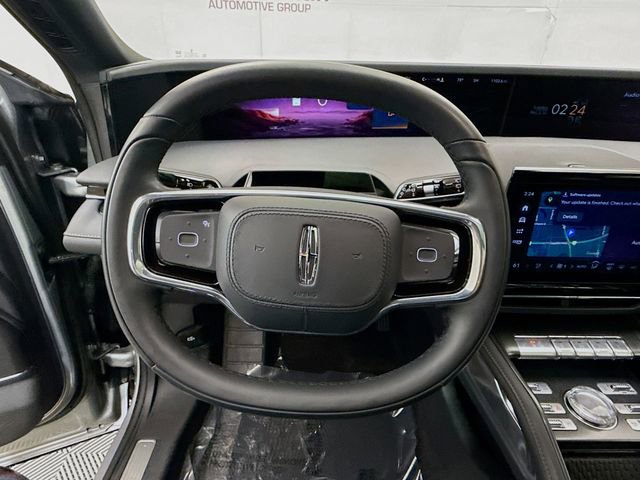 Used 2025 Lincoln Nautilus Reserve w/ Jet Appearance Package AWD/4WD image 11