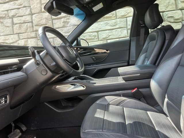 Used 2024 Lincoln Nautilus Reserve w/ Jet Appearance Package (87T) AWD/4WD image 8