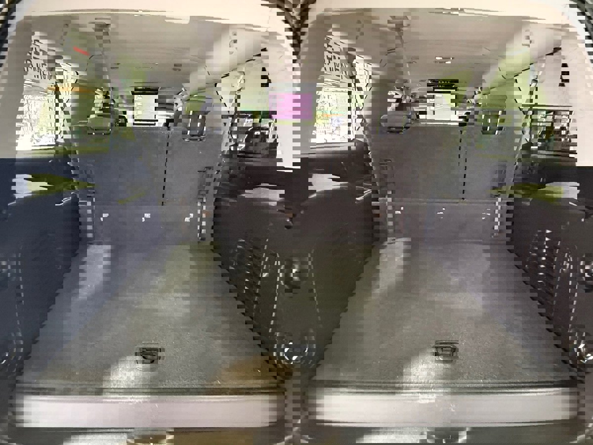 Used 2015 GMC Yukon XL SLE w/ Convenience Package image 43