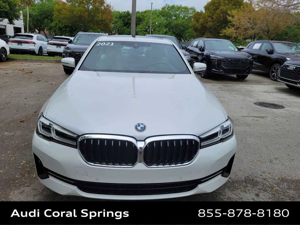 Used 2021 BMW 530e w/ Premium Package image 14