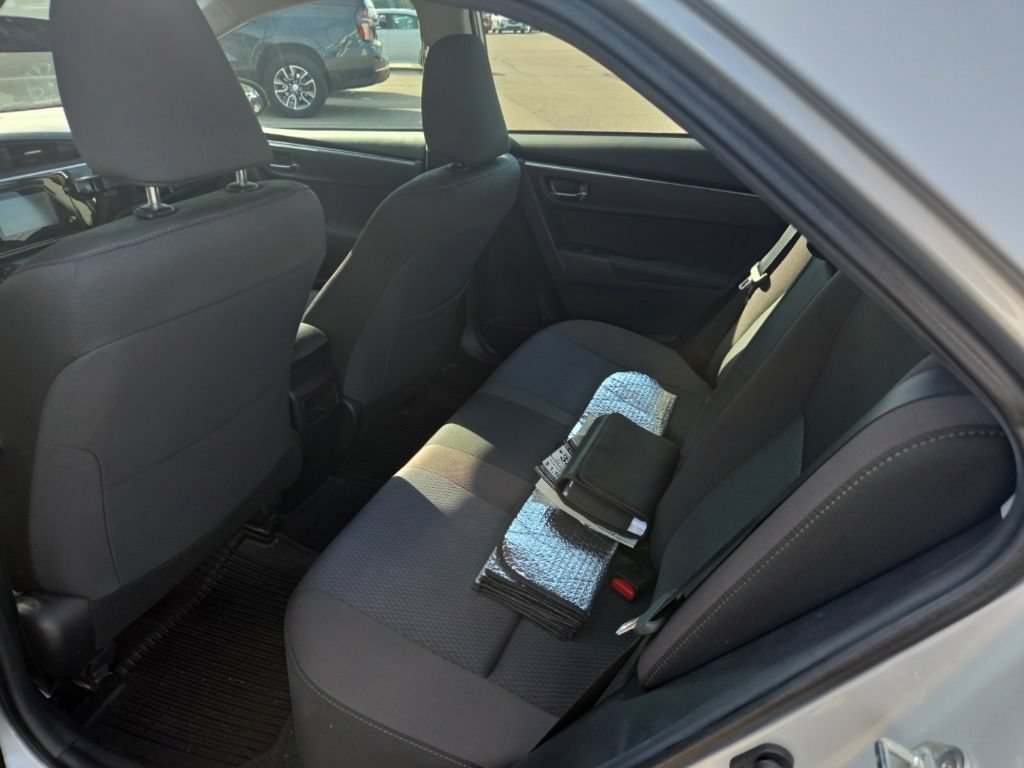 Used 2018 Toyota Corolla LE FWD image 11