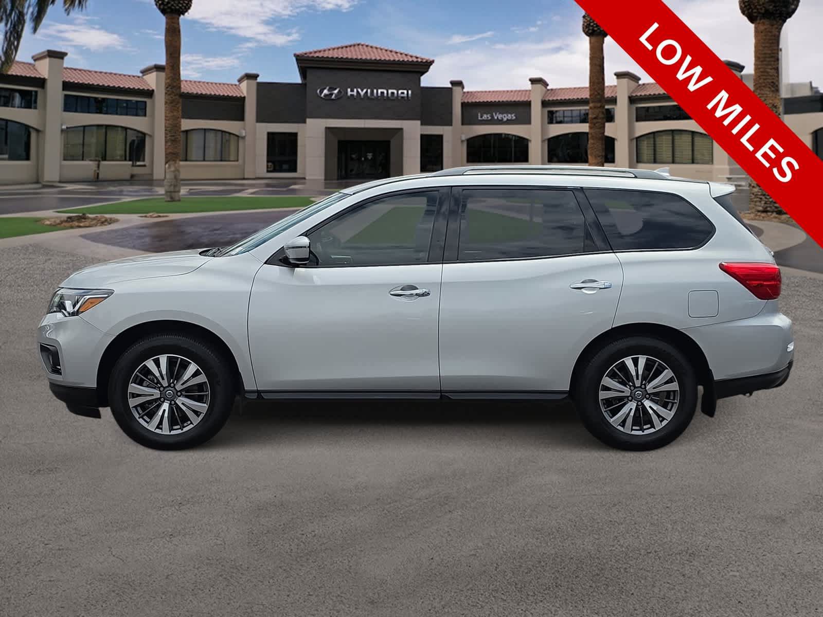 Used 2020 Nissan Pathfinder SV FWD image 5