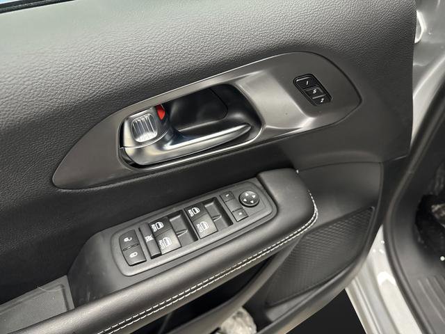 New 2026 Chrysler Pacifica Select w/ S Appearance Package image 27