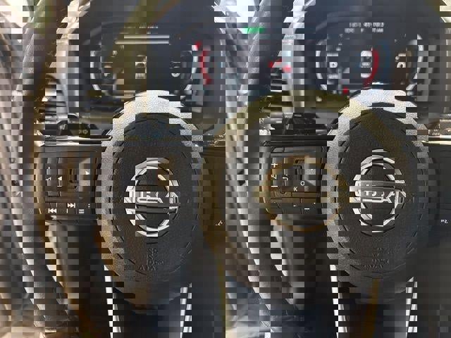 Used 2024 Nissan Rogue SL w/ SL Premium Package image 15