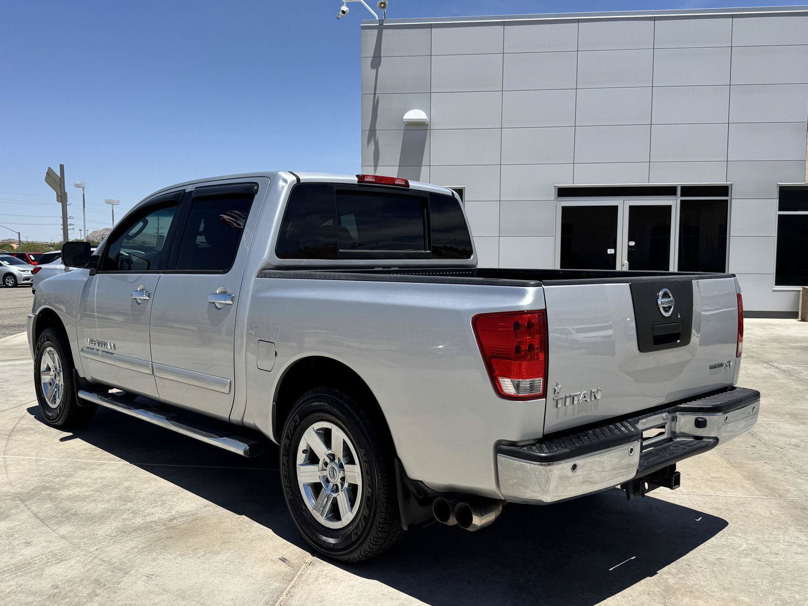Used 2011 Nissan Titan SV RWD image 4