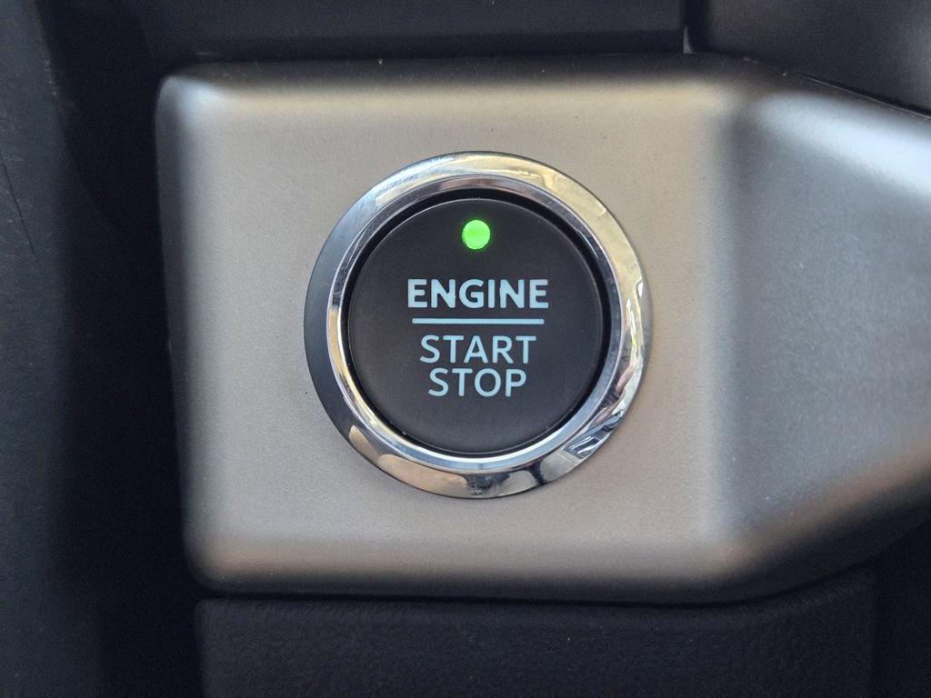 Used 2024 Ford Expedition XLT image 27